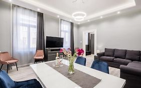 Prime Star Deak Ter Modern Luxury Apartments Budapest